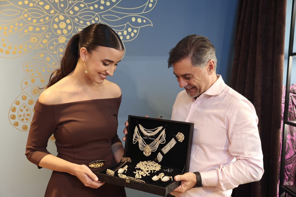 aderezos de fallera Art Antic